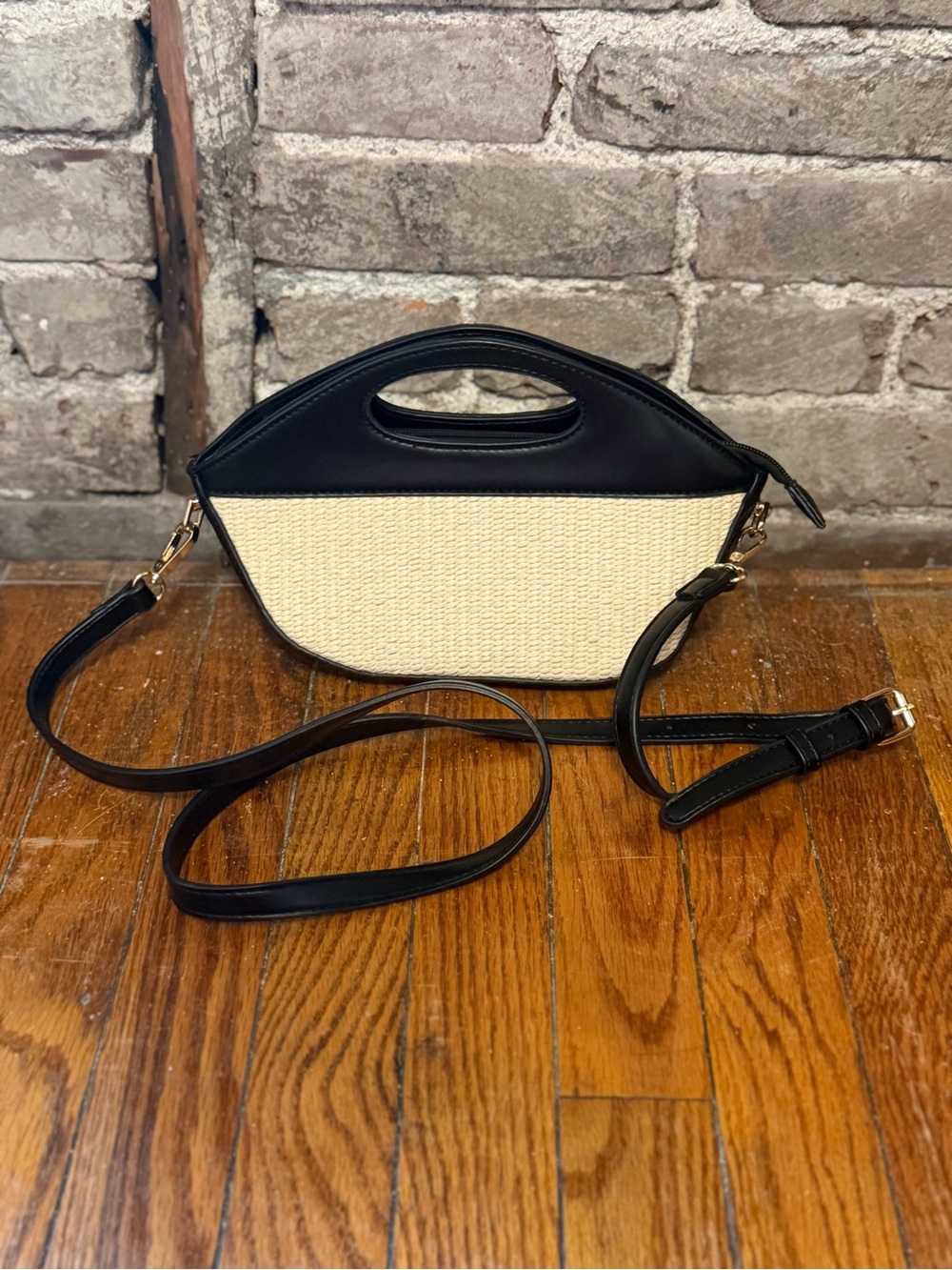 CeCe Vegan Black and Cream Straw Bucket Crossbody Bag